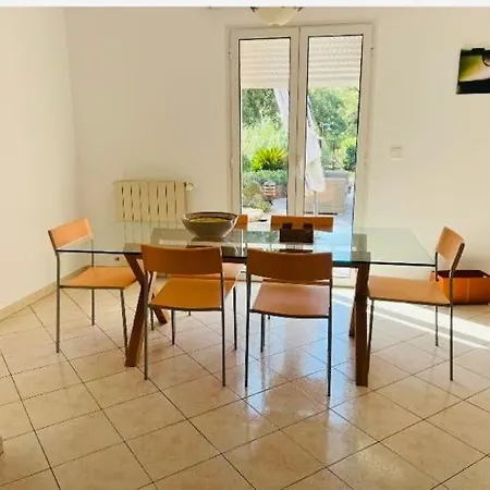 Independante Avec Piscine Villa